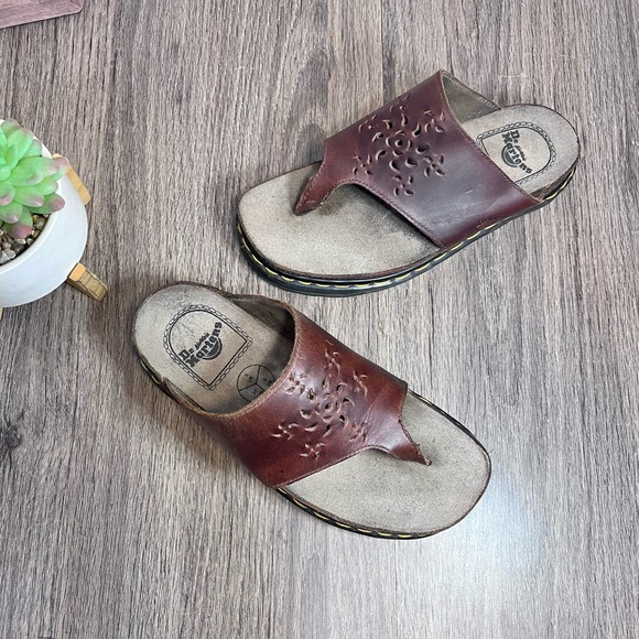 Dr. Martens | Vintage Y2K Thong Low Platform Sandals with Perforated Leather Sz7 - Picture 16 of 16